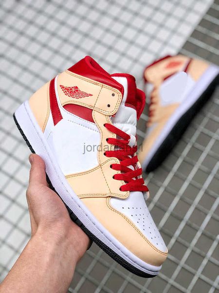 shoes classic jumpman 1s mid leather yellow white gym red trainers women outdoor trainers sports original
shoes classic jumpman 1s mid leather yellow white gym red trainers women outdoor trainers sports original
