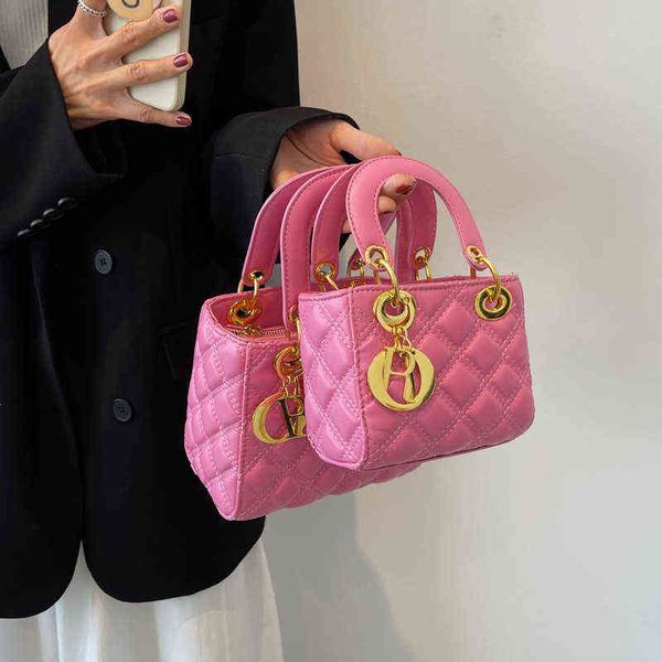 factory online export designer tide brand ladies bag high sense 2022 summer new fashion design single shoulder messenger portable women'
factory online export designer tide brand ladies bag high sense 2022 summer new fashion design single shoulder messenger portable women'