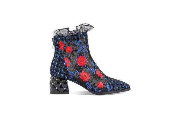 2022 medium heel short tube net boots hollow out sandals embroidered sandals women's shoes, Black
2022 medium heel short tube net boots hollow out sandals embroidered sandals women's shoes, Black