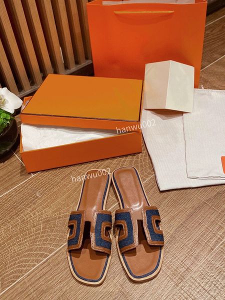 2022 summer luxury sandals shoes calfskin leather wemen slippers slip on beach slide flats size35-41, Black
2022 summer luxury sandals shoes calfskin leather wemen slippers slip on beach slide flats size35-41, Black