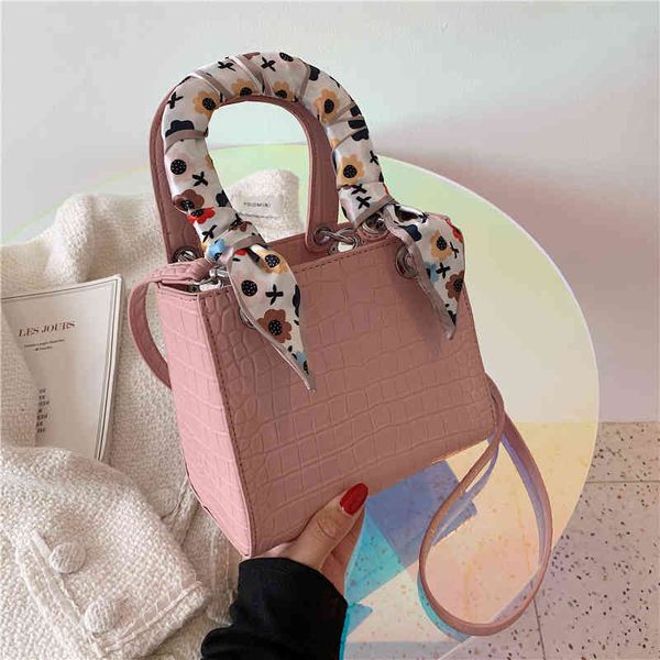 bag new 2022 diana niche design portable women's korean messenger bag fashion trend luxury designer
bag new 2022 diana niche design portable women's korean messenger bag fashion trend luxury designer