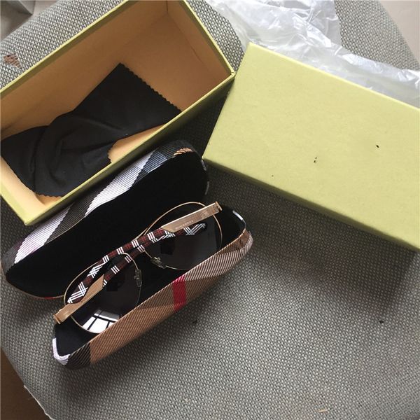 metal-polarized sunglasses for men and women brand new brand gift box fashion summer woman cat eye discoloration sunglasses, White;black
metal-polarized sunglasses for men and women brand new brand gift box fashion summer woman cat eye discoloration sunglasses, White;black