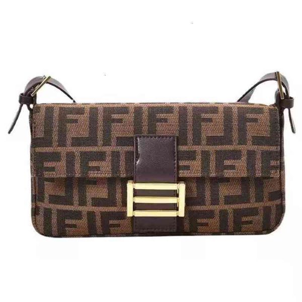 luxury one-shoulder female bag embroidery f middle stick vitag high-grade small chain single shoulder handbags
luxury one-shoulder female bag embroidery f middle stick vitag high-grade small chain single shoulder handbags