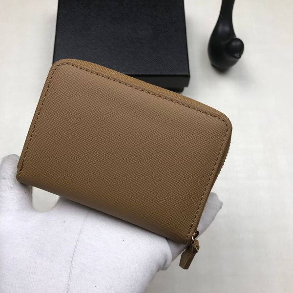 2022 trend new zipper short wallet credit card pocket luxury charm fashion wallet multi card slots couple handbags, Red;black
2022 trend new zipper short wallet credit card pocket luxury charm fashion wallet multi card slots couple handbags, Red;black