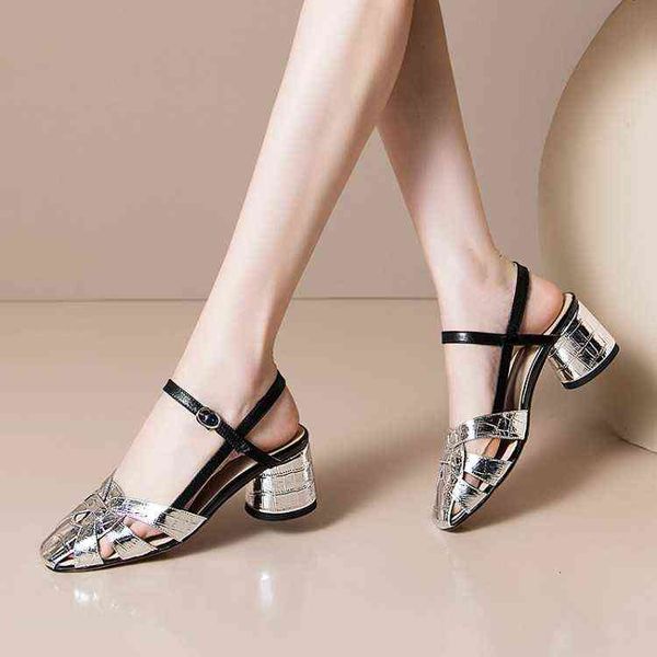 designer women's shoes boots baotou sandal's middle 2022 summer large women's shoes fashion thick heel word buckle hollow out, Black
designer women's shoes boots baotou sandal's middle 2022 summer large women's shoes fashion thick heel word buckle hollow out, Black