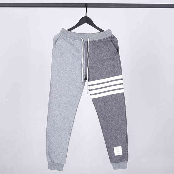 chao brand tb pants printed trousers men's and women's lovers' wear contrast color splicing casual sports four bar leggings, Black
chao brand tb pants printed trousers men's and women's lovers' wear contrast color splicing casual sports four bar leggings, Black