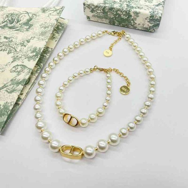 di classic new letter size pearl d family simple temperament elegant same bracelet female2022 luxury brand fashion design versatile necklace, Silver
di classic new letter size pearl d family simple temperament elegant same bracelet female2022 luxury brand fashion design versatile necklace, Silver