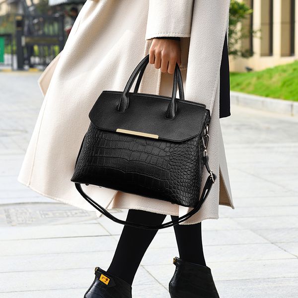 new women's bags fashion crocodile pattern handbags all-match ladies shoulder bags large capacity commuter diagonal bag
new women's bags fashion crocodile pattern handbags all-match ladies shoulder bags large capacity commuter diagonal bag