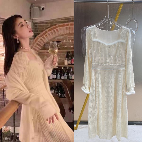 casual dresses autumn and winter products with thin velvet square collar lace long sleeve medium length dress temperament white fairy skirt, Black;gray
casual dresses autumn and winter products with thin velvet square collar lace long sleeve medium length dress temperament white fairy skirt, Black;gray