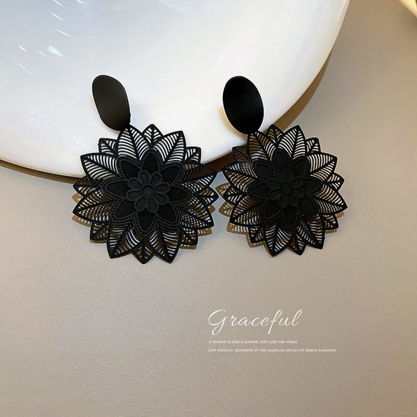 925 silver needle korean exaggerated mori style black flower earrings earrings super fairy girl elegant internet popular eardrop female, Golden
925 silver needle korean exaggerated mori style black flower earrings earrings super fairy girl elegant internet popular eardrop female, Golden
