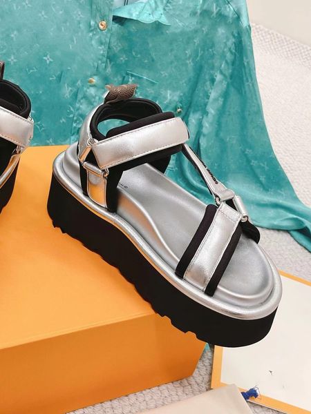 slippers high-quality sandals for women summer rubber sandals beach slip-proof fashion wear-resistant indoor shoe size 35-41 0601, Black
slippers high-quality sandals for women summer rubber sandals beach slip-proof fashion wear-resistant indoor shoe size 35-41 0601, Black