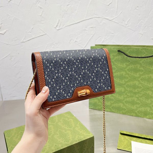 chains crossbody bag slub flap shoulder bags women purse handbag genuine leather antique gold letter hasp hardware flip wallets fashion lett
chains crossbody bag slub flap shoulder bags women purse handbag genuine leather antique gold letter hasp hardware flip wallets fashion lett