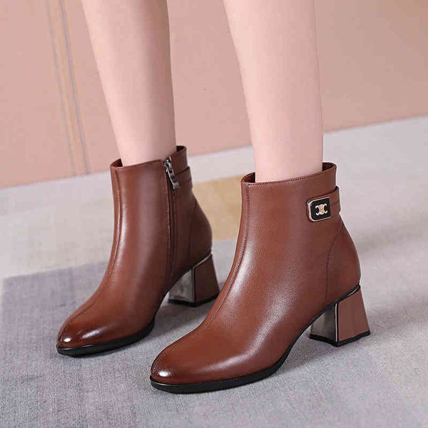 slippers short boots women's thick heel single spring leather middle heels large 43 martin winter plush boots dht6, Black
slippers short boots women's thick heel single spring leather middle heels large 43 martin winter plush boots dht6, Black