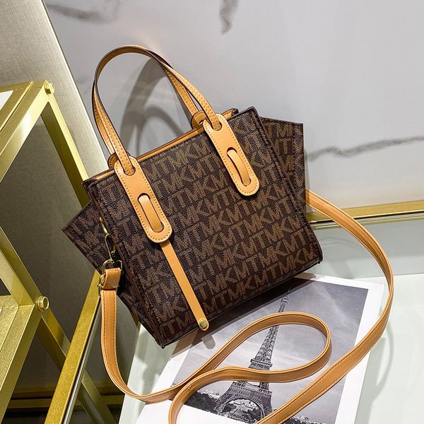 wholesale factory ladies leathers shoulder bags sweet little fresh plaid handbag street fashion printed wing bag elegant joker contrast leat
wholesale factory ladies leathers shoulder bags sweet little fresh plaid handbag street fashion printed wing bag elegant joker contrast leat