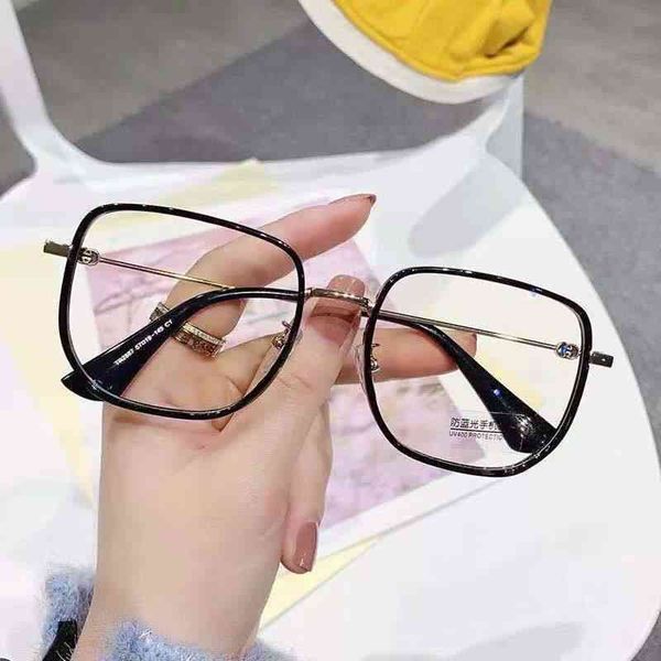 sunglasses 2022 tr anti blue light men's net red fashion polygon ferrule flat lens women can be equipped with myopia, White;black
sunglasses 2022 tr anti blue light men's net red fashion polygon ferrule flat lens women can be equipped with myopia, White;black