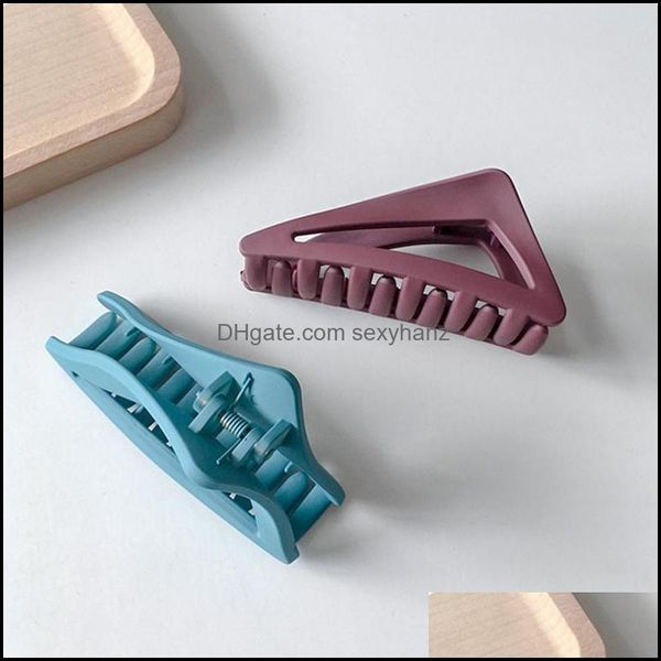 clamps hair jewelry length 8.5 cm hollow out matte triangar shape women medium size acrylic head wear claw clips dh5un, Slivery;golden
clamps hair jewelry length 8.5 cm hollow out matte triangar shape women medium size acrylic head wear claw clips dh5un, Slivery;golden