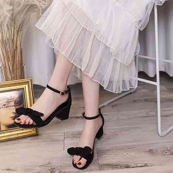 summer student 2022 fairy sandals women's thick heel button flowers new 2022 brand luxury fashion design ladies slippers, Black
summer student 2022 fairy sandals women's thick heel button flowers new 2022 brand luxury fashion design ladies slippers, Black