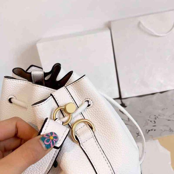 designer luxury women bags torys handbag tb fashion bucket bag inclined shoulder versatile multicolour purses burchs totes large capacity sa
designer luxury women bags torys handbag tb fashion bucket bag inclined shoulder versatile multicolour purses burchs totes large capacity sa