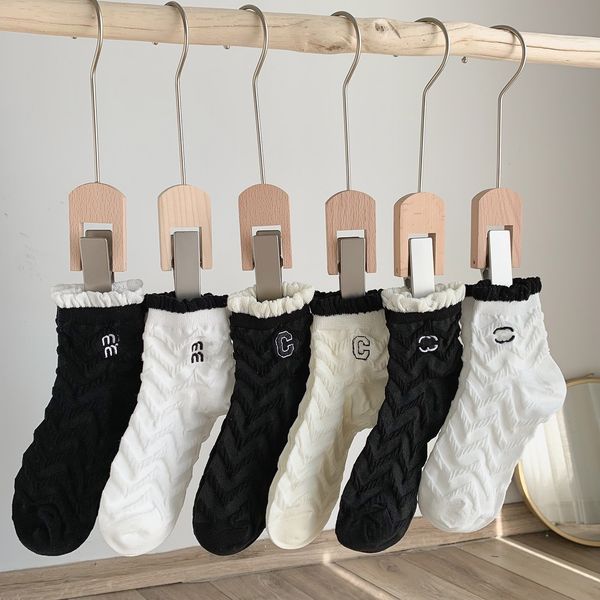 textile spring autumn designer women socks luxury brand letter cotton ladies girls sweet long stockings
textile spring autumn designer women socks luxury brand letter cotton ladies girls sweet long stockings