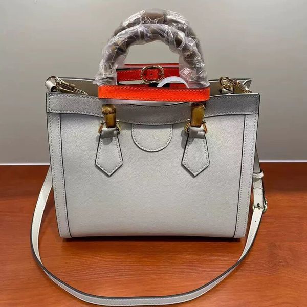 7a luxury cowhide crossbody bags totes designer handbag women fashion bamboo chain handbags phone wallet shoulder bag purse
7a luxury cowhide crossbody bags totes designer handbag women fashion bamboo chain handbags phone wallet shoulder bag purse