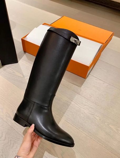 2022 luxury winter fashion star trail ankle boot black glazed calf leather gold-tone strap embellished booties party wedding high heels lady
2022 luxury winter fashion star trail ankle boot black glazed calf leather gold-tone strap embellished booties party wedding high heels lady