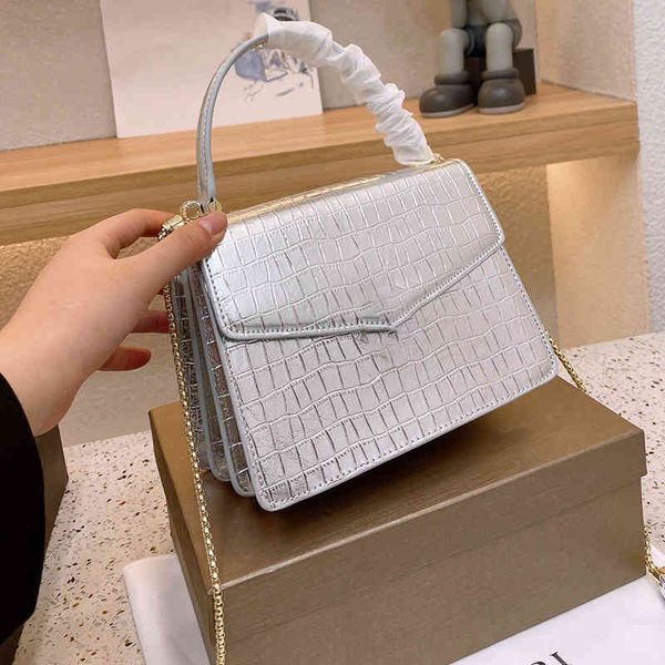 shoulder bags women classic snake head bag fashion designer handbags totes gold chain crossbody bags messenger vintage bag purses 220629
shoulder bags women classic snake head bag fashion designer handbags totes gold chain crossbody bags messenger vintage bag purses 220629