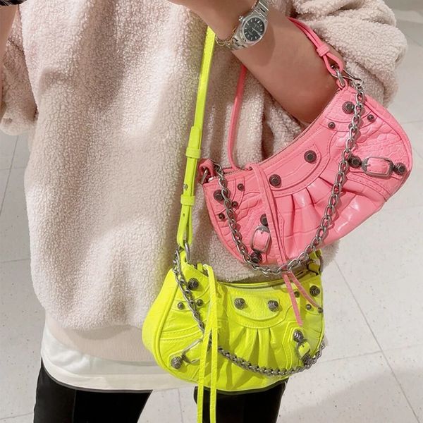 locomotive bag underarm women's leather chain rivet semicircle bags trendy baguette mini shoulder handbag casual
locomotive bag underarm women's leather chain rivet semicircle bags trendy baguette mini shoulder handbag casual