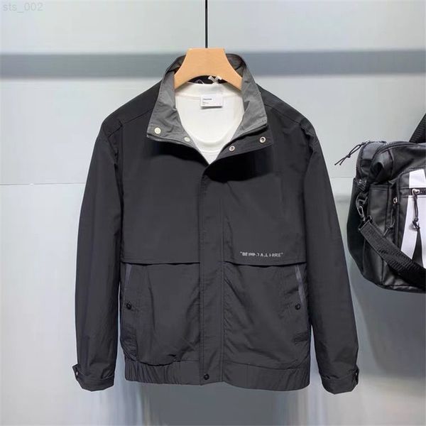 2022 autumn new men's stand collar casual jacket korean style fashion thin outdoor jacket male brand coat black beige t220716, Black;brown
2022 autumn new men's stand collar casual jacket korean style fashion thin outdoor jacket male brand coat black beige t220716, Black;brown