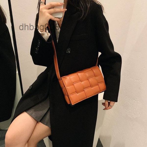 designer bag 2022 venetas s pillow woven mature minority hepburn cloud leather single shoulder messenger magnetic button dumpling bottegas
designer bag 2022 venetas s pillow woven mature minority hepburn cloud leather single shoulder messenger magnetic button dumpling bottegas