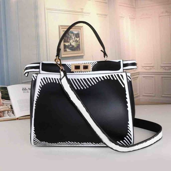 2022 luxury crossbody designers shopping bags women handbags shoulder bag woman handbag purse coin wallet classic black handbag 30cm 2color
2022 luxury crossbody designers shopping bags women handbags shoulder bag woman handbag purse coin wallet classic black handbag 30cm 2color