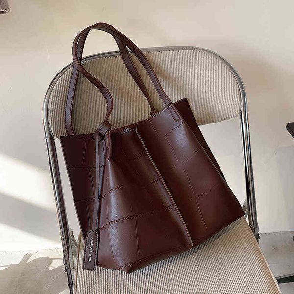 evening bags trending handbags women designer shoulder famous brand leather ladies handbag large capacity tote 220517
evening bags trending handbags women designer shoulder famous brand leather ladies handbag large capacity tote 220517