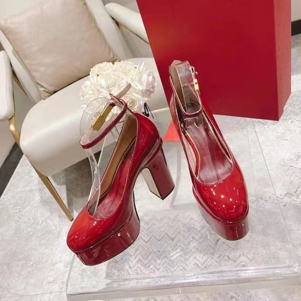 leathe shoes new spring and summer fashion women's high chunky heels made of cowhide waterproof platform box packaging size 35-41, Black
leathe shoes new spring and summer fashion women's high chunky heels made of cowhide waterproof platform box packaging size 35-41, Black