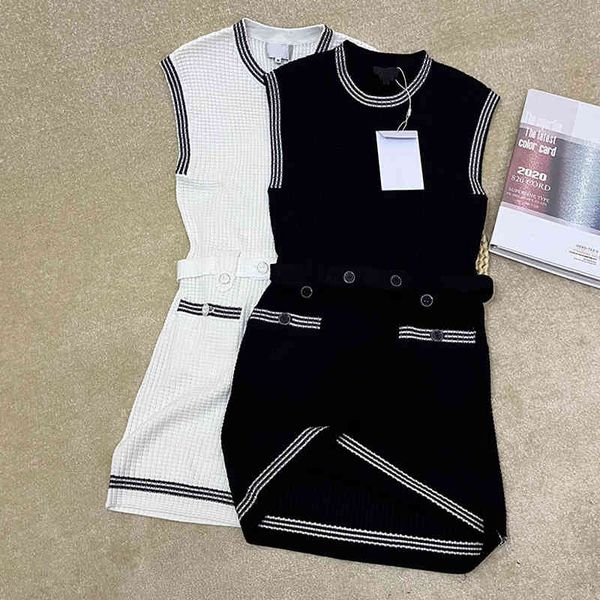 casual dresses sleeveless waist closed knit small fragrance dress for women's interior with early spring color matching round neck fren, Black;gray
casual dresses sleeveless waist closed knit small fragrance dress for women's interior with early spring color matching round neck fren, Black;gray