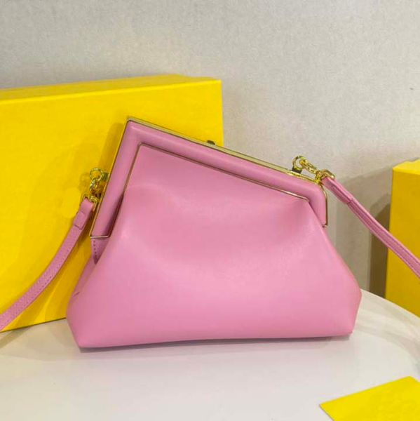 2023 new first female designer shoulder bag luxury handbag messenger bag wh
2023 new first female designer shoulder bag luxury handbag messenger bag wh