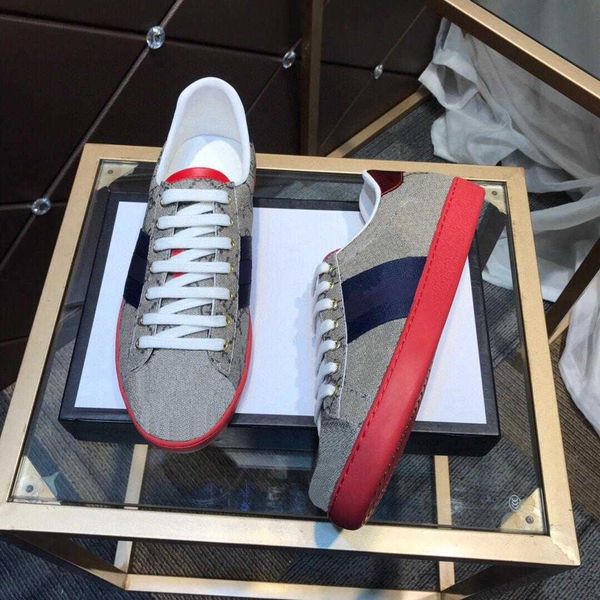 2021 summer men women casual shoes classic white stripe shoe canvas splicing sneakers animal embroidery trainers size 35-46 with box, Black
2021 summer men women casual shoes classic white stripe shoe canvas splicing sneakers animal embroidery trainers size 35-46 with box, Black