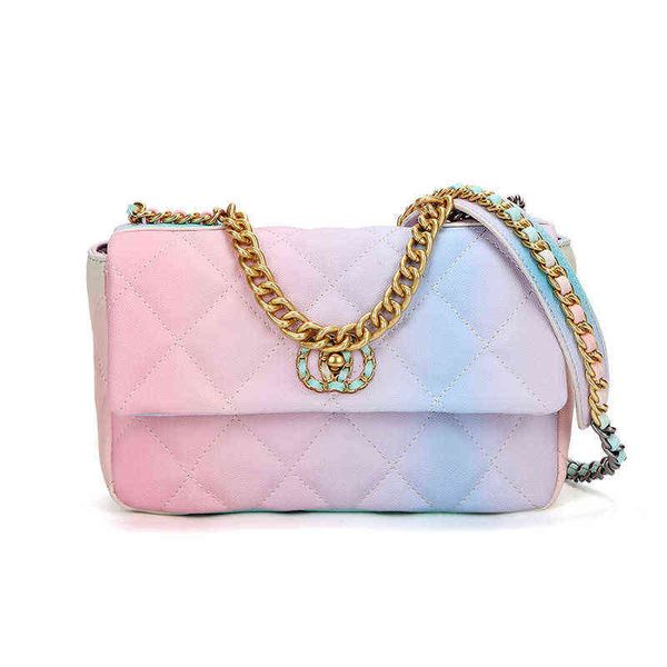 2021 spring / summer new gradient rainbow small fragrance bag fashion diamond lattice chain single shoulder messenger bag
2021 spring / summer new gradient rainbow small fragrance bag fashion diamond lattice chain single shoulder messenger bag