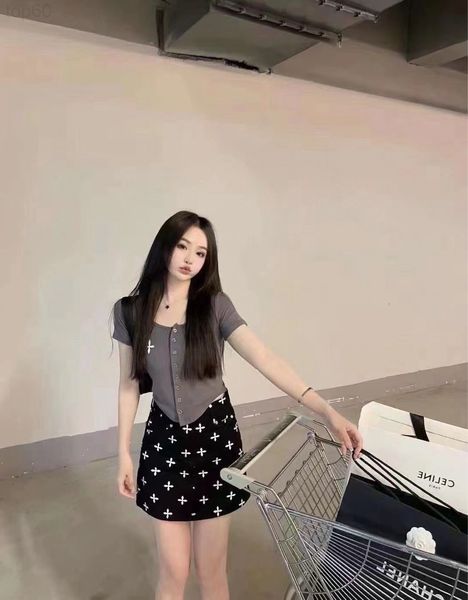 women's t-shirt designer 2022 spring and summer new sweet girl sense aging temperament cross print irregular kyhp, White
women's t-shirt designer 2022 spring and summer new sweet girl sense aging temperament cross print irregular kyhp, White