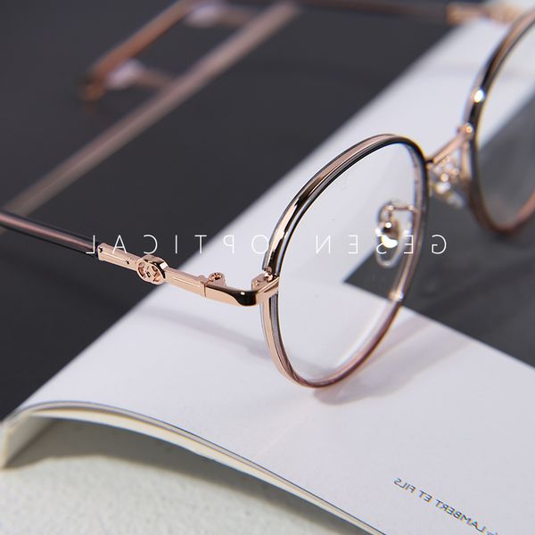 50% discount for factory direct salesg family's same round frame female anti blue light can be equipped with myopic glasses, White;black
50% discount for factory direct salesg family's same round frame female anti blue light can be equipped with myopic glasses, White;black