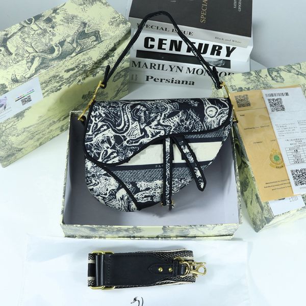 luxury designer wallet bag cross body shoulder purse half moon fashion lady shopping handbag women letter popular totes cartoon pillow 33
luxury designer wallet bag cross body shoulder purse half moon fashion lady shopping handbag women letter popular totes cartoon pillow 33