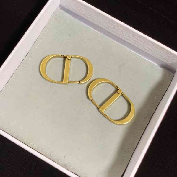 outlet classic letter earrings women's simple and versatile temperament earrings, Golden
outlet classic letter earrings women's simple and versatile temperament earrings, Golden