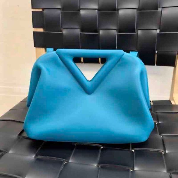 original edition luxury handbags venetas's bottegass leather real triangle ins inverted ceramic bags clip candy cloud portable single s
original edition luxury handbags venetas's bottegass leather real triangle ins inverted ceramic bags clip candy cloud portable single s