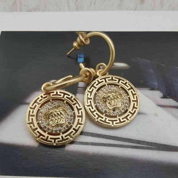 new fashion trend jewelry luxury quality designer wholesale fan family medusa hollow out earrings set, Silver
new fashion trend jewelry luxury quality designer wholesale fan family medusa hollow out earrings set, Silver