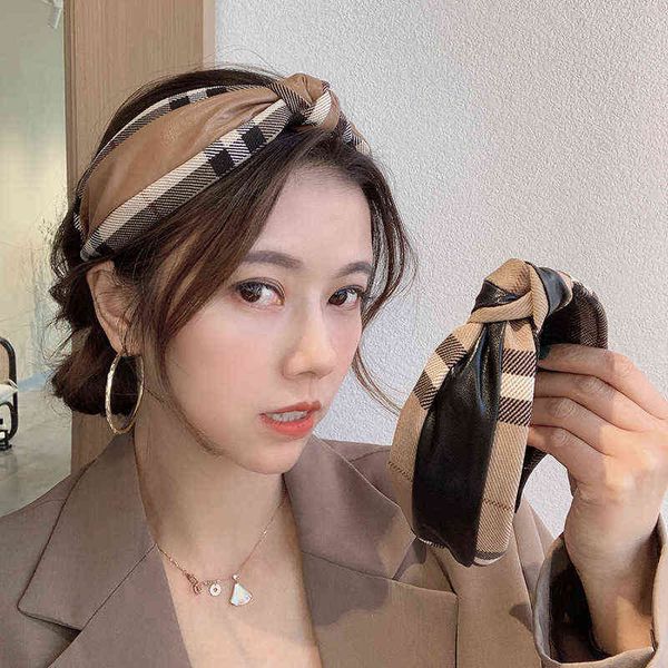 2022 new knotted vintage plaid striped head band for women new arrival classic british pu leather hairband headdress headwear aa220323, Pink
2022 new knotted vintage plaid striped head band for women new arrival classic british pu leather hairband headdress headwear aa220323, Pink