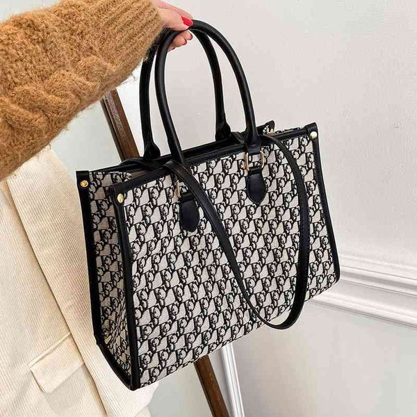 classic canvas women's large capacity new versatile minority classic portable shoulder bag commuter tote bag handbags
classic canvas women's large capacity new versatile minority classic portable shoulder bag commuter tote bag handbags