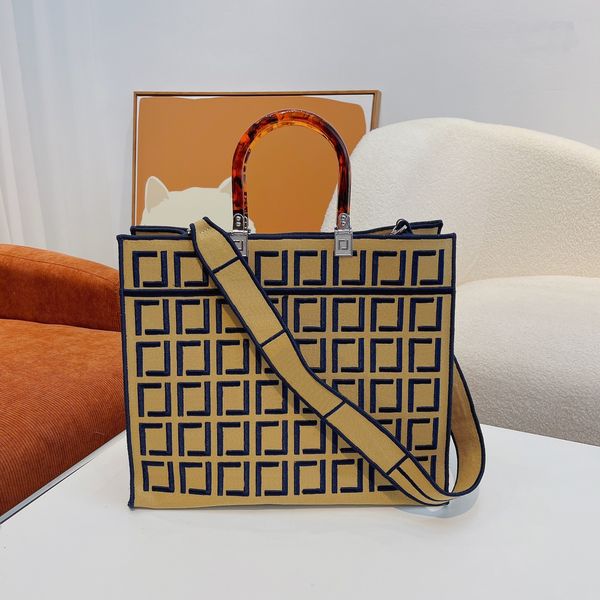 the tote bag for women handbags designers shoulder bags fashion all-match classic large capacity multifunction wallet alphabet pattern handb
the tote bag for women handbags designers shoulder bags fashion all-match classic large capacity multifunction wallet alphabet pattern handb