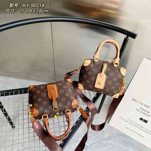 kuya ky ins style cute fashion light cooked high-level feeling portable menger bag brown women's bag
kuya ky ins style cute fashion light cooked high-level feeling portable menger bag brown women's bag
