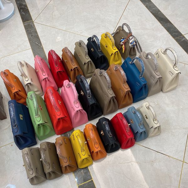 soft cowhide shoulder bag for women luxury design classic version 3 sizes purse pure color handbag ladies bags classical handbags gold hardw
soft cowhide shoulder bag for women luxury design classic version 3 sizes purse pure color handbag ladies bags classical handbags gold hardw