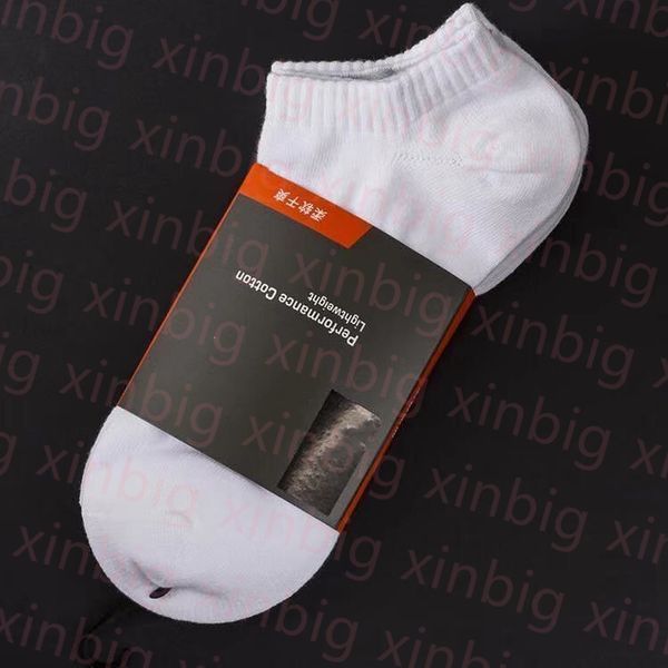 men socks women cotton classic ankle letter breathable black and white mixing football basketball sports sock good 1 kmx8
men socks women cotton classic ankle letter breathable black and white mixing football basketball sports sock good 1 kmx8