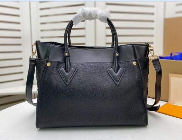 genuine leather purse female classic handbag embroidery tote women bag women fashion handbags designers embossing shoulder messenger bags
genuine leather purse female classic handbag embroidery tote women bag women fashion handbags designers embossing shoulder messenger bags