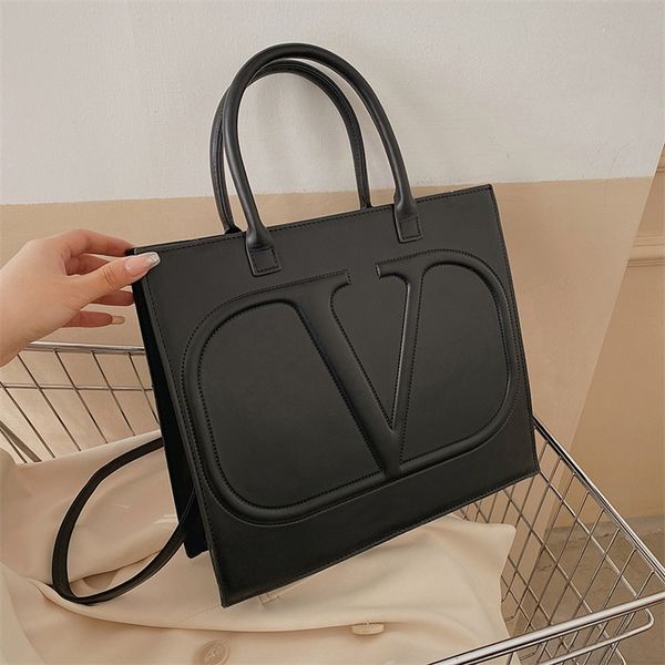 2022 new women's handbag version single shoulder bag messenger commuter killer
2022 new women's handbag version single shoulder bag messenger commuter killer